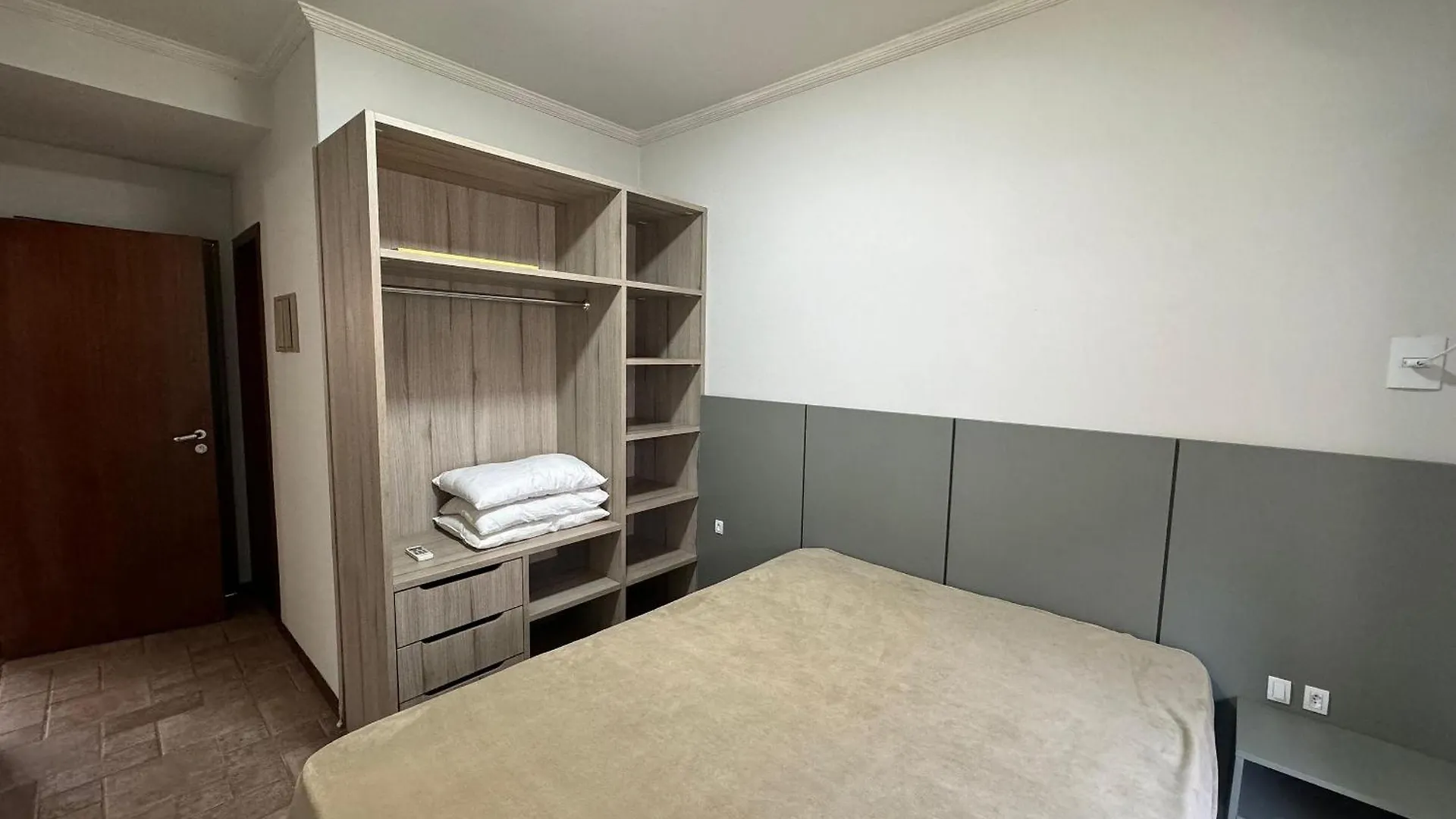 A27 - Apartamento De 02 Suites No Centro. Bombinhas