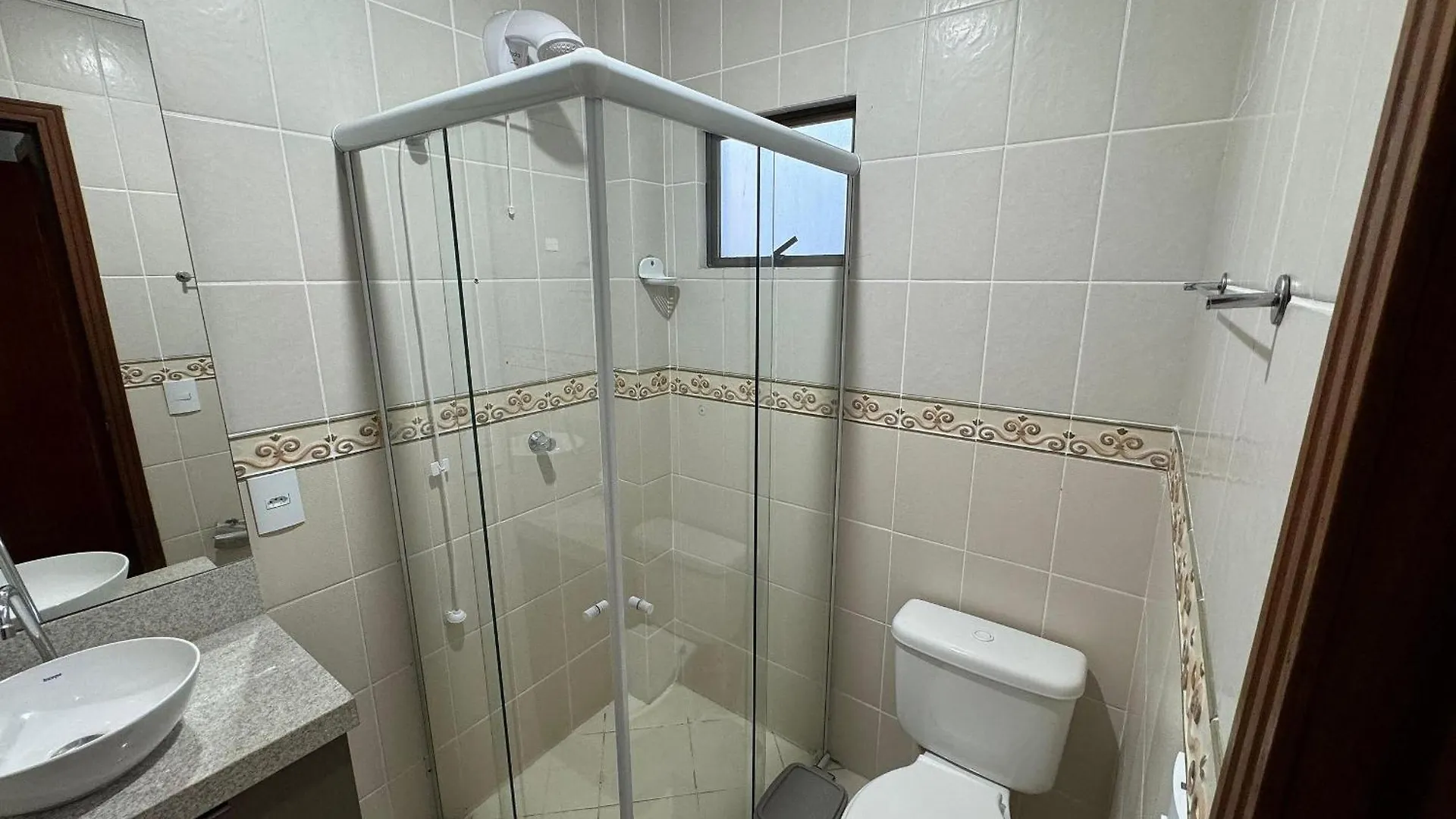 A27 - Apartamento De 02 Suites No Centro. Bombinhas 0*,