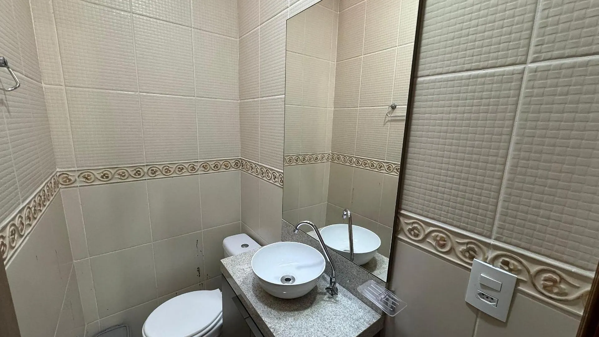 A27 - Apartamento De 02 Suites No Centro. Bombinhas